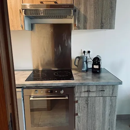 T2 Calme Avec Vue Et Borne De Recharge Sur Demande * Bastia (Corsica)