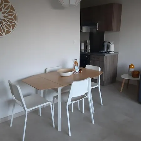 T2 Calme Avec Vue Et Borne De Recharge Sur Demande Апартаменты