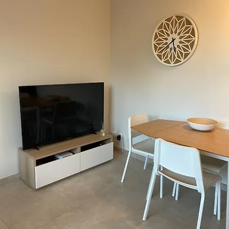 Apartment T2 Calme Avec Vue Et Borne De Recharge Sur Demande *