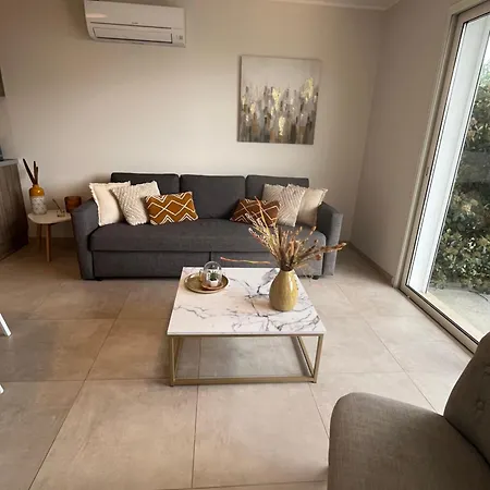 Apartment T2 Calme Avec Vue Et Borne De Recharge Sur Demande *