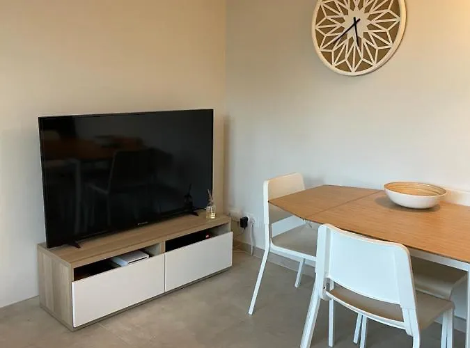 Appartement T2 Calme Avec Vue Et Borne De Recharge Sur Demande *