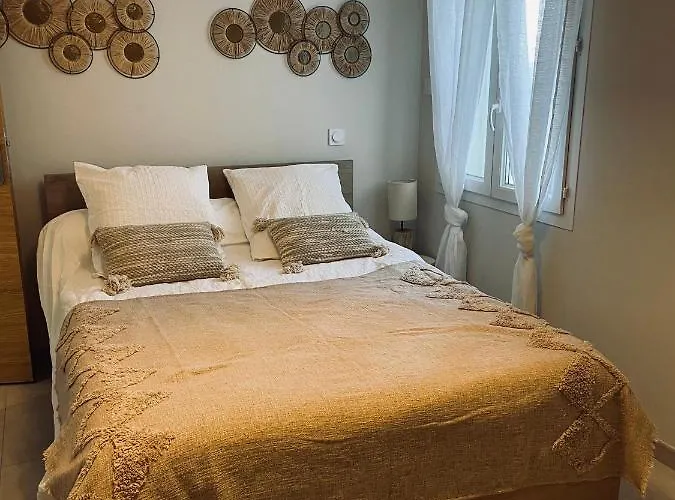 Apartmán T2 Calme Avec Vue Et Borne De Recharge Sur Demande Bastia (Corsica)